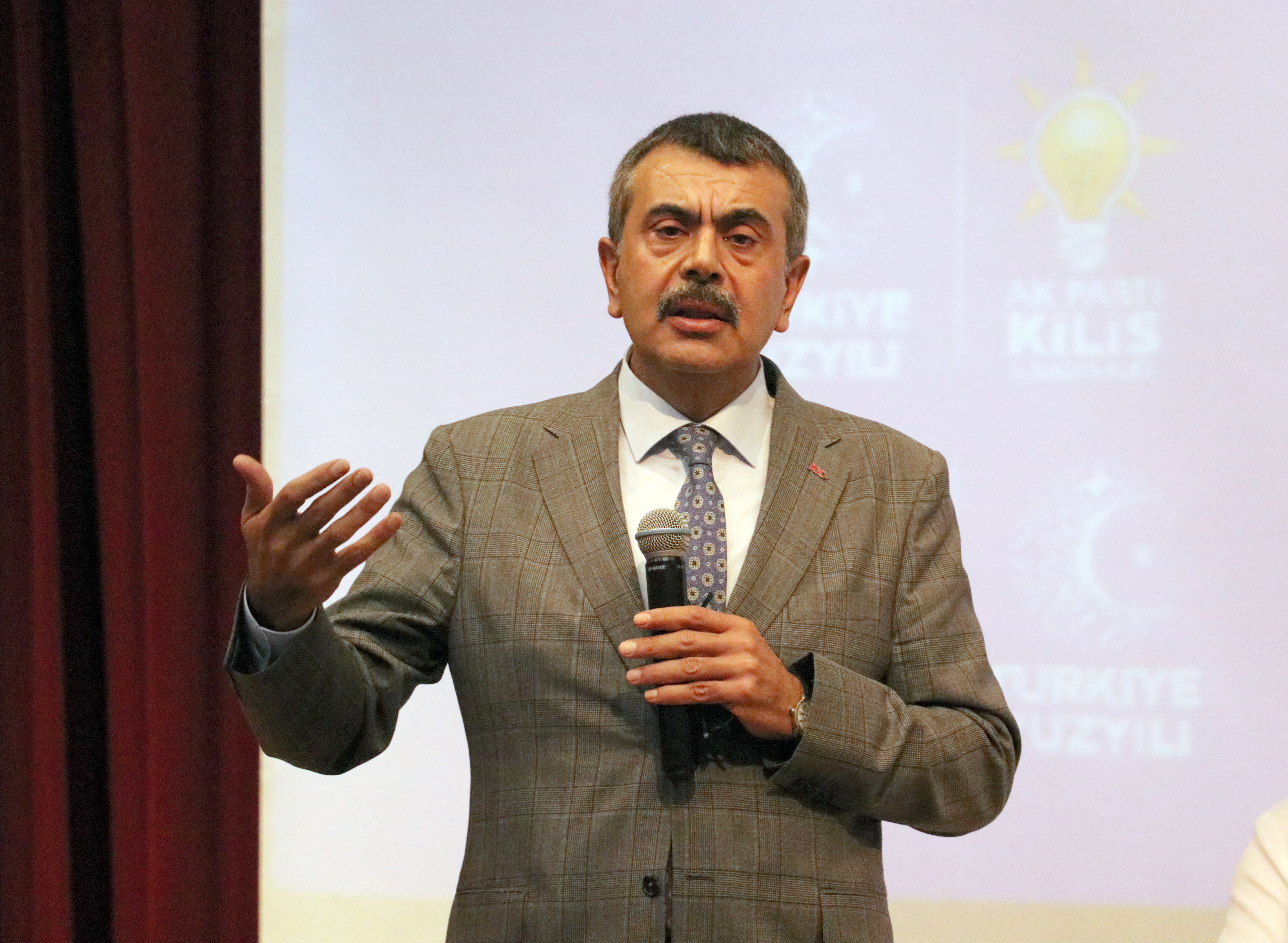 Milli Eğitim Bakanı Yusuf Tekin'den Türkiye Yüzyılı Maarif Modeli'ni eleştirenlere sert cevap! - 1. Resim