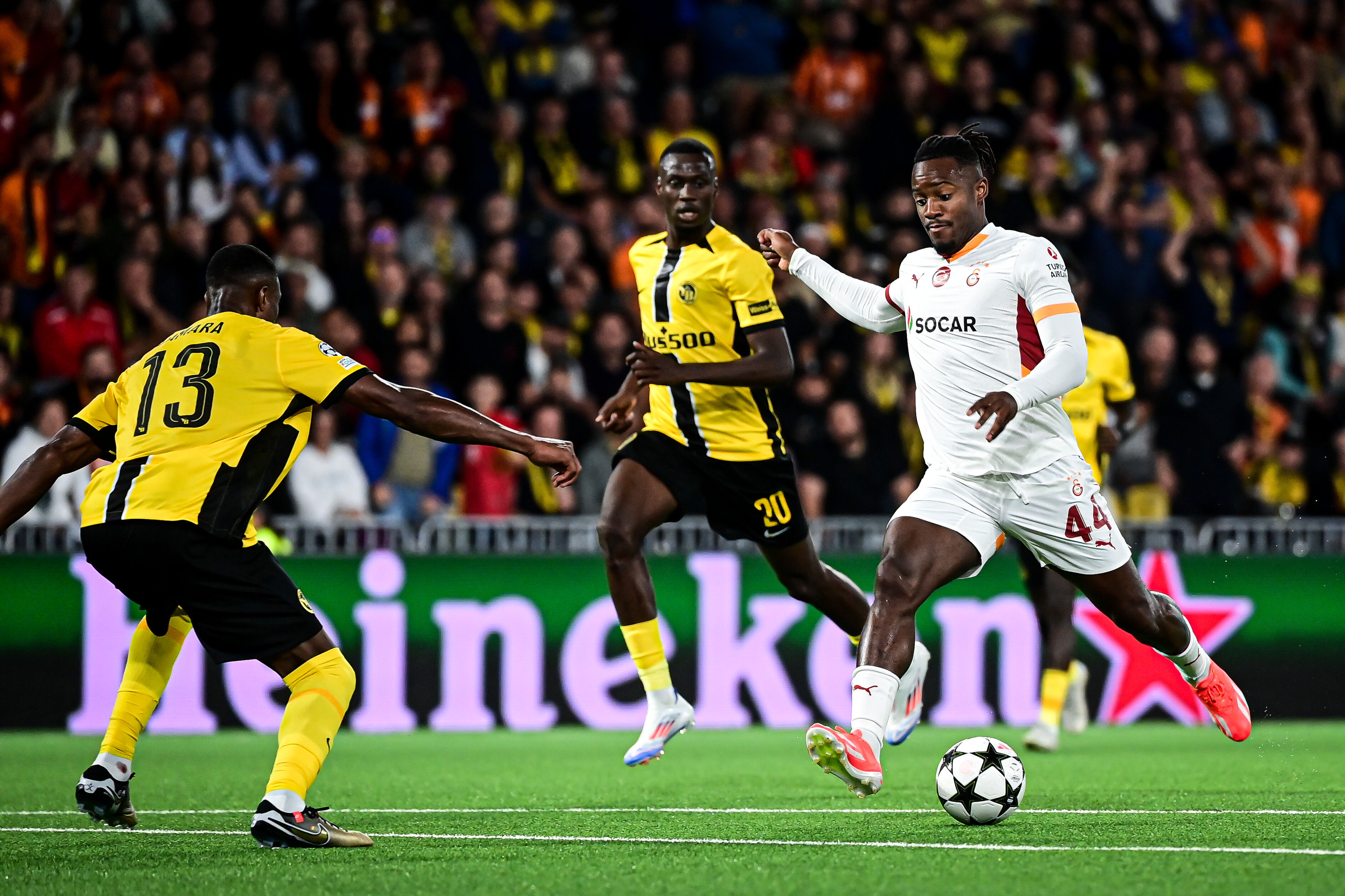 Young Boys-Galatasaray maçında 5 gol 1 kırmızı kart! Aslan turu İstanbul'a bıraktı Young Boys-Galatasaray maçında 5 gol 1 kırmızı kart! Aslan turu İstanbul'a bıraktı - 5. Resim