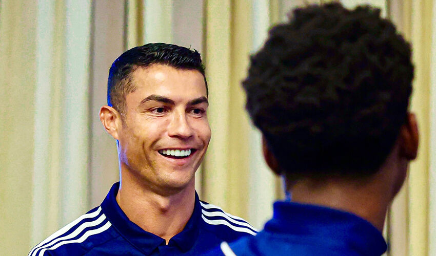 YouTube kanalı açan Cristiano Ronaldo’dan rekor! 1 günde ulaştığı abone sayısı ağızları açık bıraktı Youtube kanalı açan Cristiano Ronaldo’dan rekor! 1 günde ulaştığı abone sayısı ağızları açık bıraktı - 2. Resim