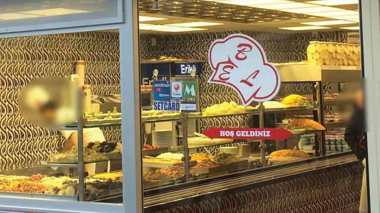 İstanbul Şişli'deki elektrik sorunu esnafı isyan ettirdi! N&ouml;bet tutmaktan evlerine gidemiyorlar - 2. Resim