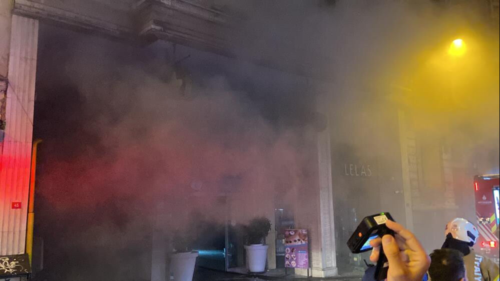 İstanbul'da 9 katlı bir otelde yangın çıktı! İnsanlar tahliye edildi - 3. Resim