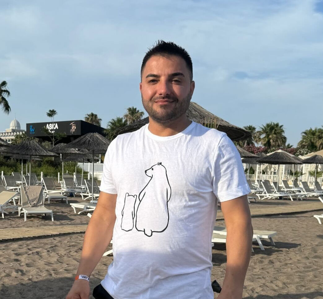 Kız kardeşine kötü davranan eniştesine kurşun yağdırdı Kız kardeşine kötü davranan eniştesine kurşun yağdırdı - 1. Resim