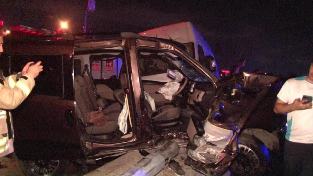 Ümraniye'de can pazarı! Hızla giden araç dehşet saçtı, çok sayıda yaralı var - 1. Resim