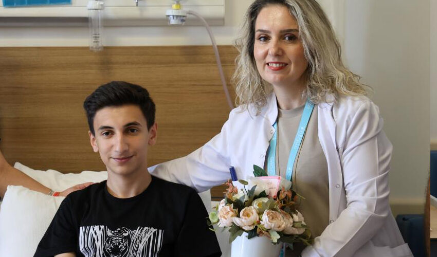 Yediklerini yutabilmek için zıplıyordu! Milyonda bir görülen hastalıktan kurtuldu Yediklerini yutabilmek için zıplıyordu! Milyonda bir görülen hastalıktan kurtuldu - 3. Resim