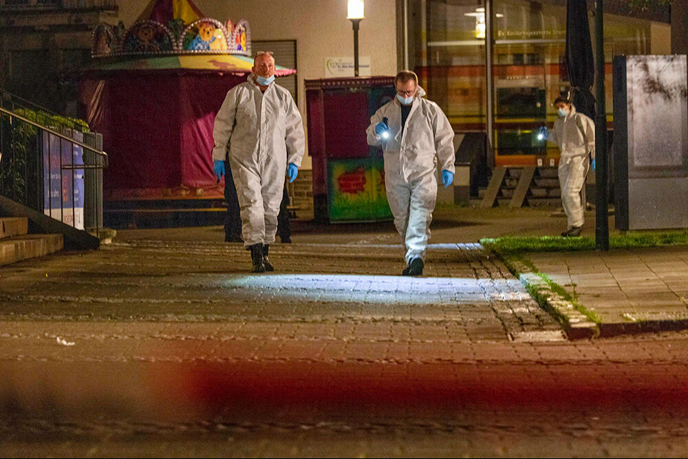 Almanya'da festivaldeki bıçaklı saldırının bilançosu ağırlaştı! Resmi açıklama geldi, cani kayıplara karıştı Almanya'da festivaldeki bıçaklı saldırının bilançosu ağırlaştı! Resmi açıklama geldi, saldırganlar kayıp... - 1. Resim