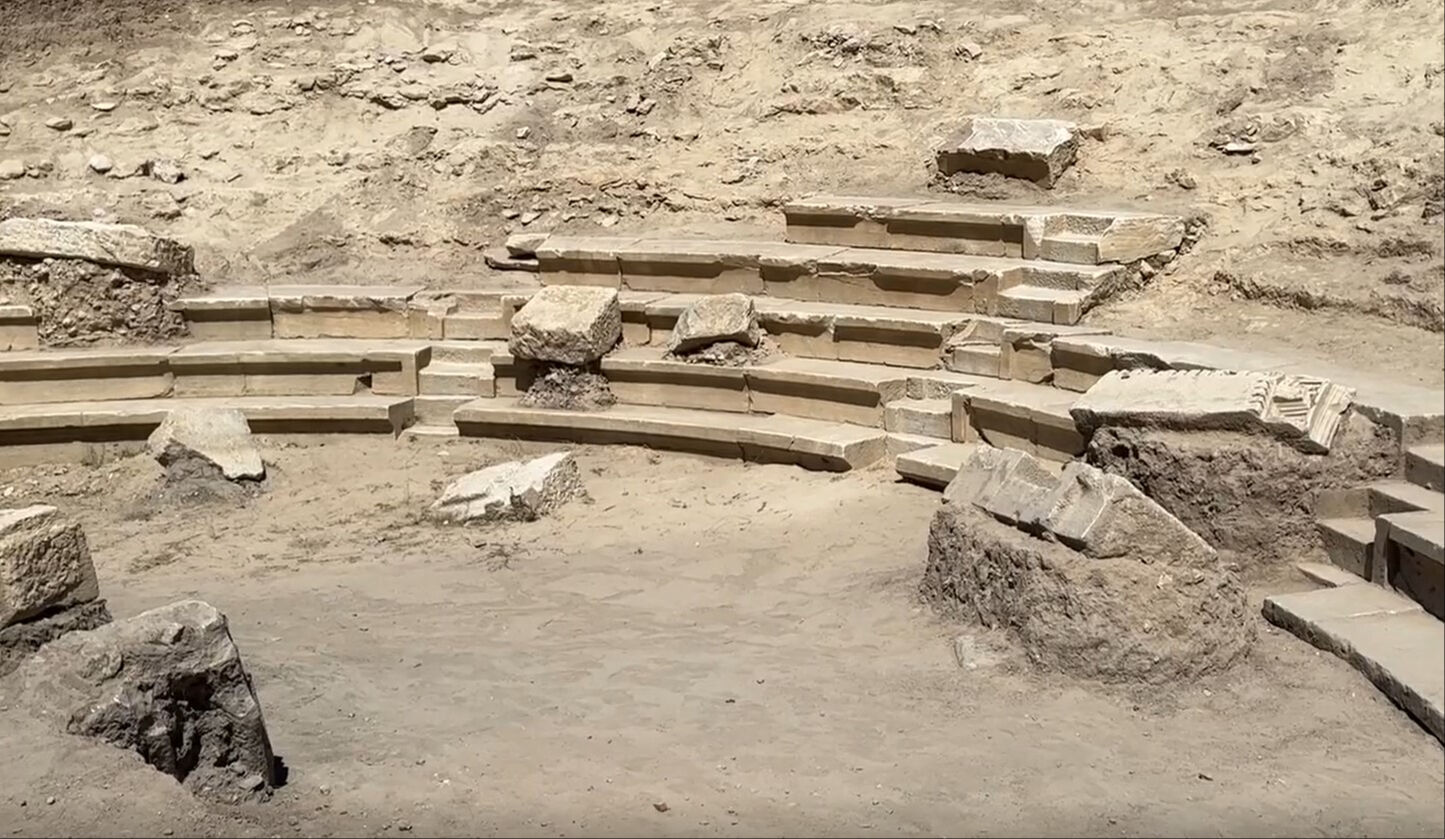 Böylesi yok! Pompeiopolis Antik Kenti'ndeki Roma tiyatrosu gün yüzüne çıkarıldı Böylesi yok! Pompeiopolis Antik Kenti'ndeki Roma tiyatrosu gün yüzüne çıkarıldı - 1. Resim
