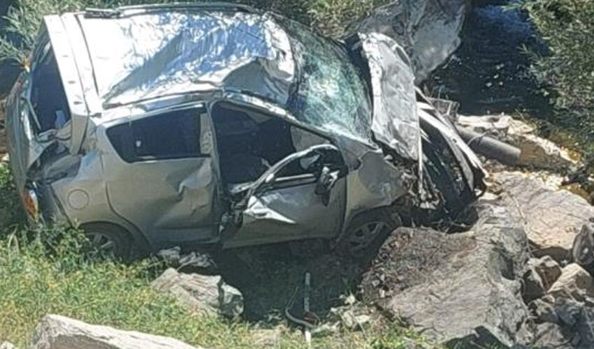 Gümüşhane’de korkunç kaza: 35 metreden dere yatağına yuvarlandı - 2. Resim