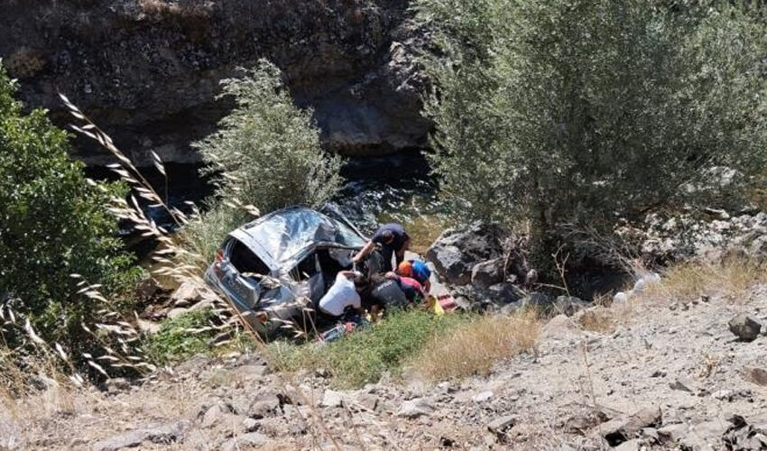 Gümüşhane’de korkunç kaza: 35 metreden dere yatağına yuvarlandı - 4. Resim