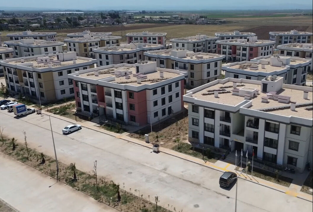 Hayvanların otladığı arazi deprem konutlarıyla hayat merkezi oldu Hayvanların otladığı arazi deprem konutlarıyla hayat merkezi oldu - 6. Resim