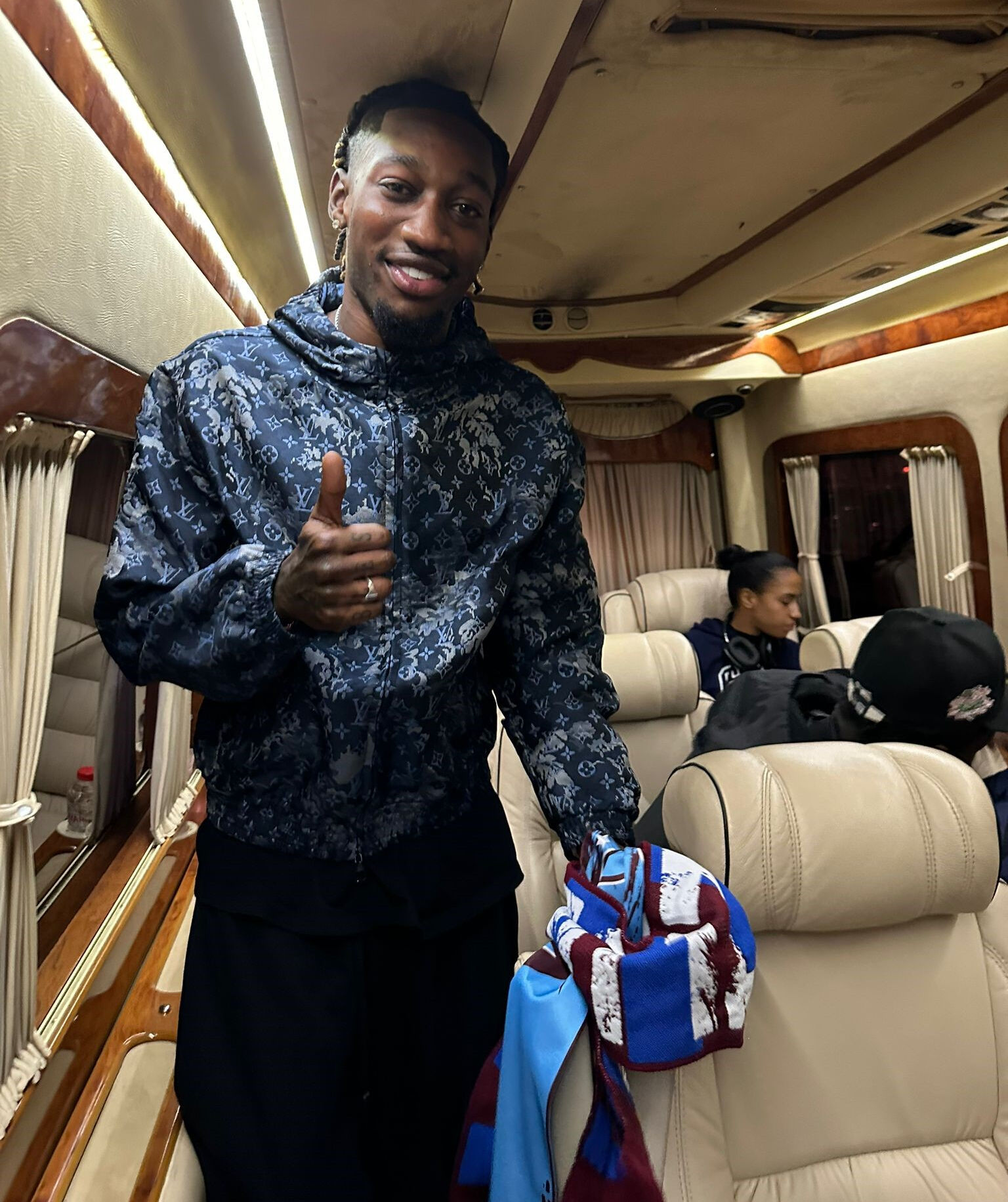 Muhammed Cham Trabzon'da! Taraftara üçlü çektirdi: Çok heyecanlıyım... - 1. Resim