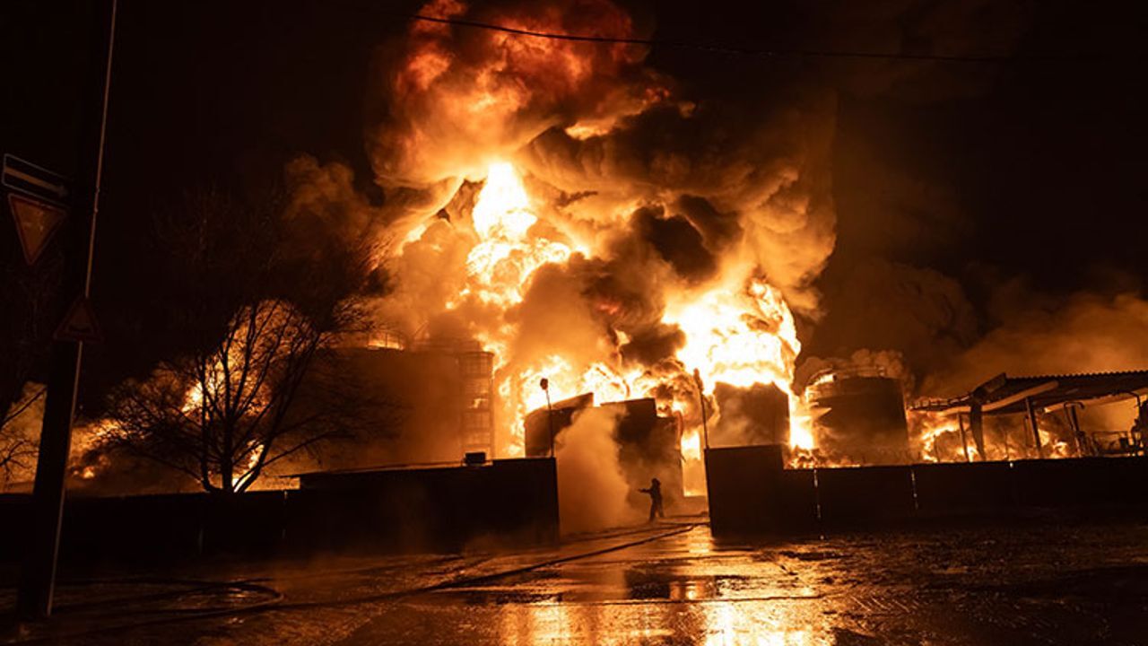 Putin'in nükleer tehdidine misilleme! Ukrayna mühimmat depolarını patlattı  | Türkiye Gazetesi