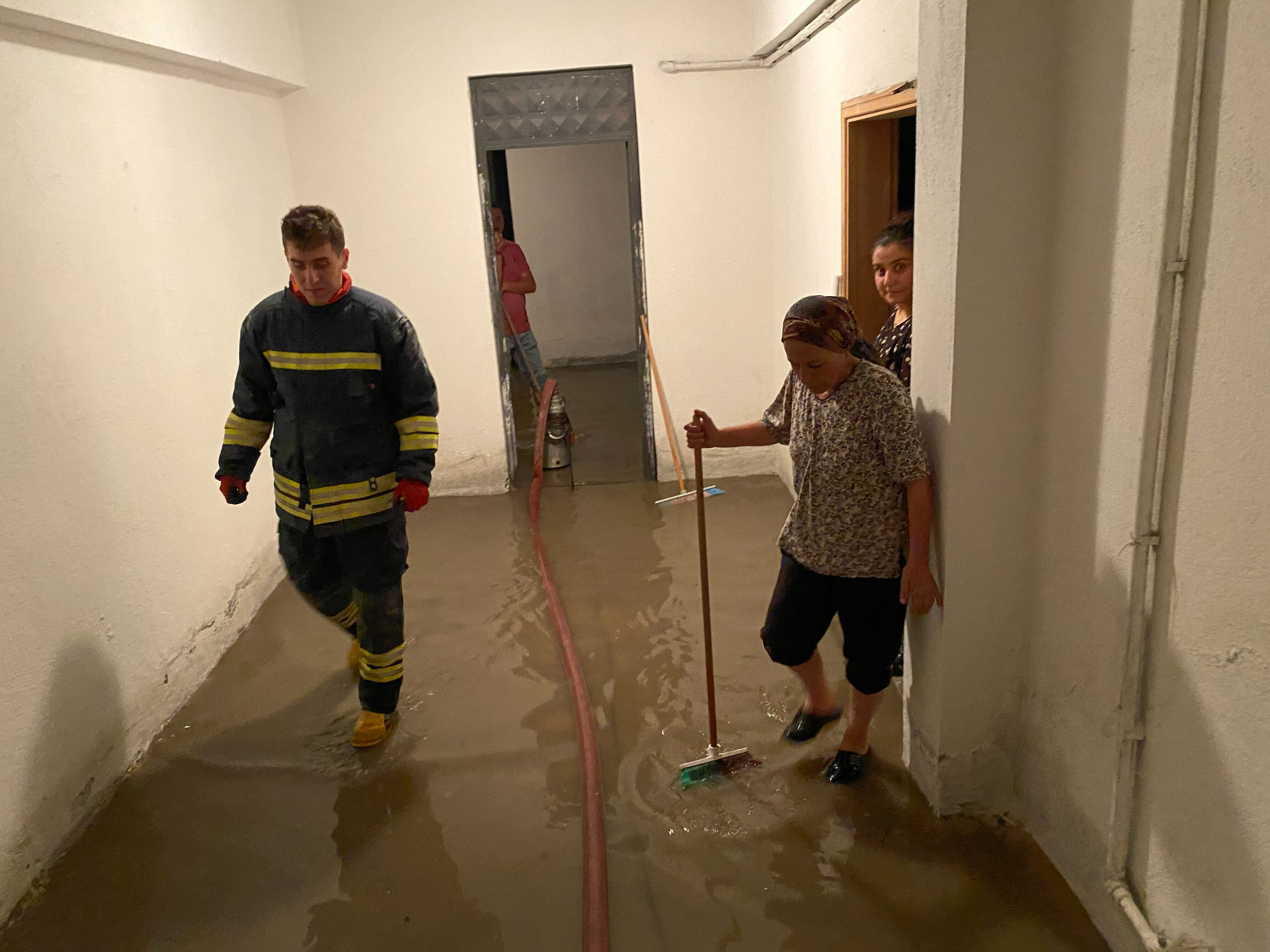 Türkiye sele teslim! Birçok ilde sağanak hayatı olumsuz etkiledi - 4. Resim