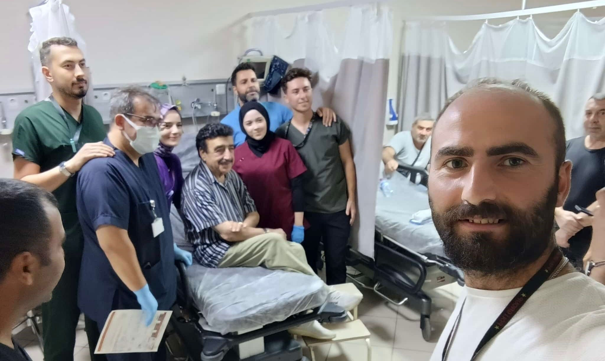 Ünlü sanatçı konser öncesi sevenlerini üzdü! Hakkı Bulut hastaneye kaldırıldı - 1. Resim