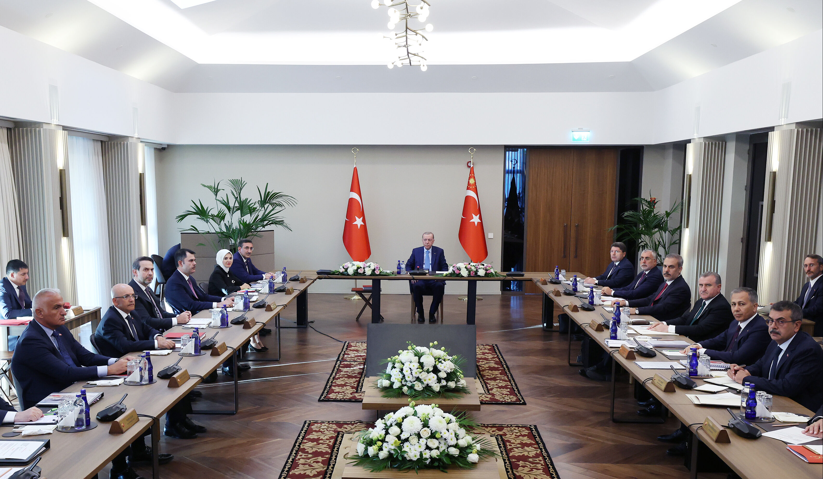 21 yıl sonra bir ilk! Cumhurbaşkanlığı Kabinesi Erdoğan liderliğinde toplandı - 1. Resim