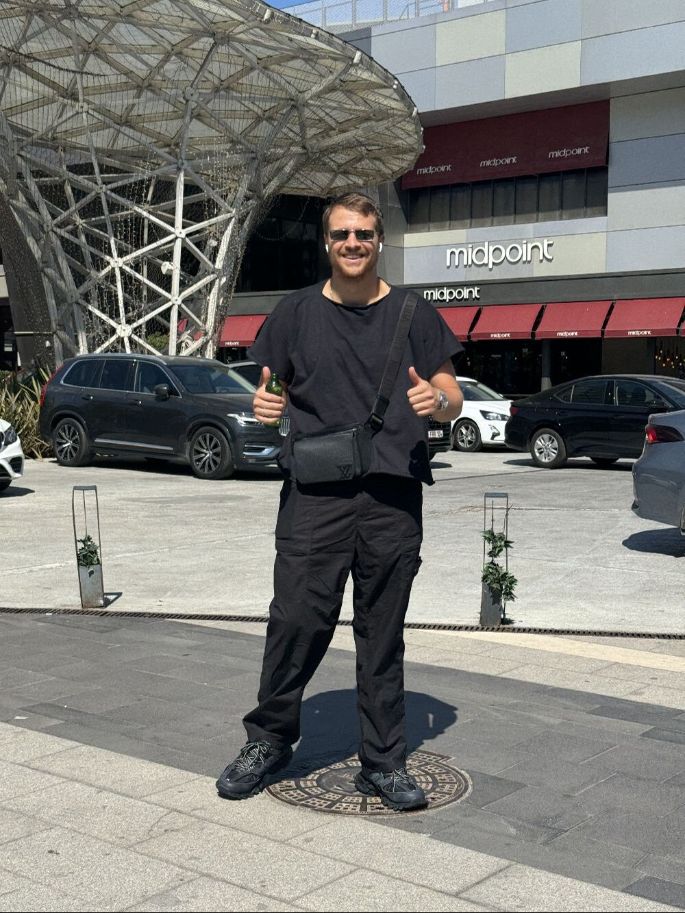 Burak Yörük askerden döndü! "Sakallar yeni yeni uzuyor" Burak Yörük askerden döndü! Sakalsız hali dikkat çekti - 1. Resim