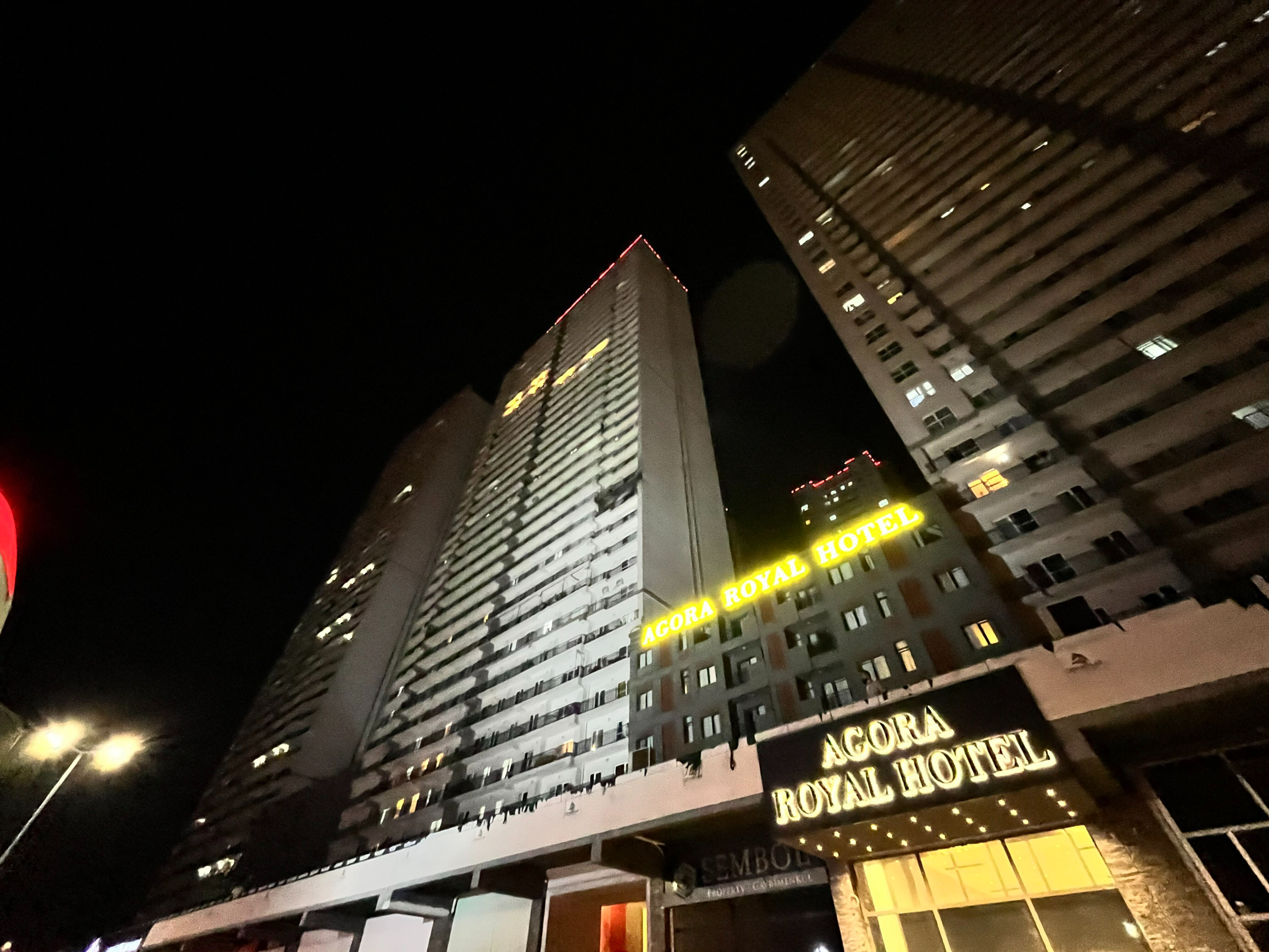 Esenyurt'ta 38 katlı binada korkutan yangın - 1. Resim