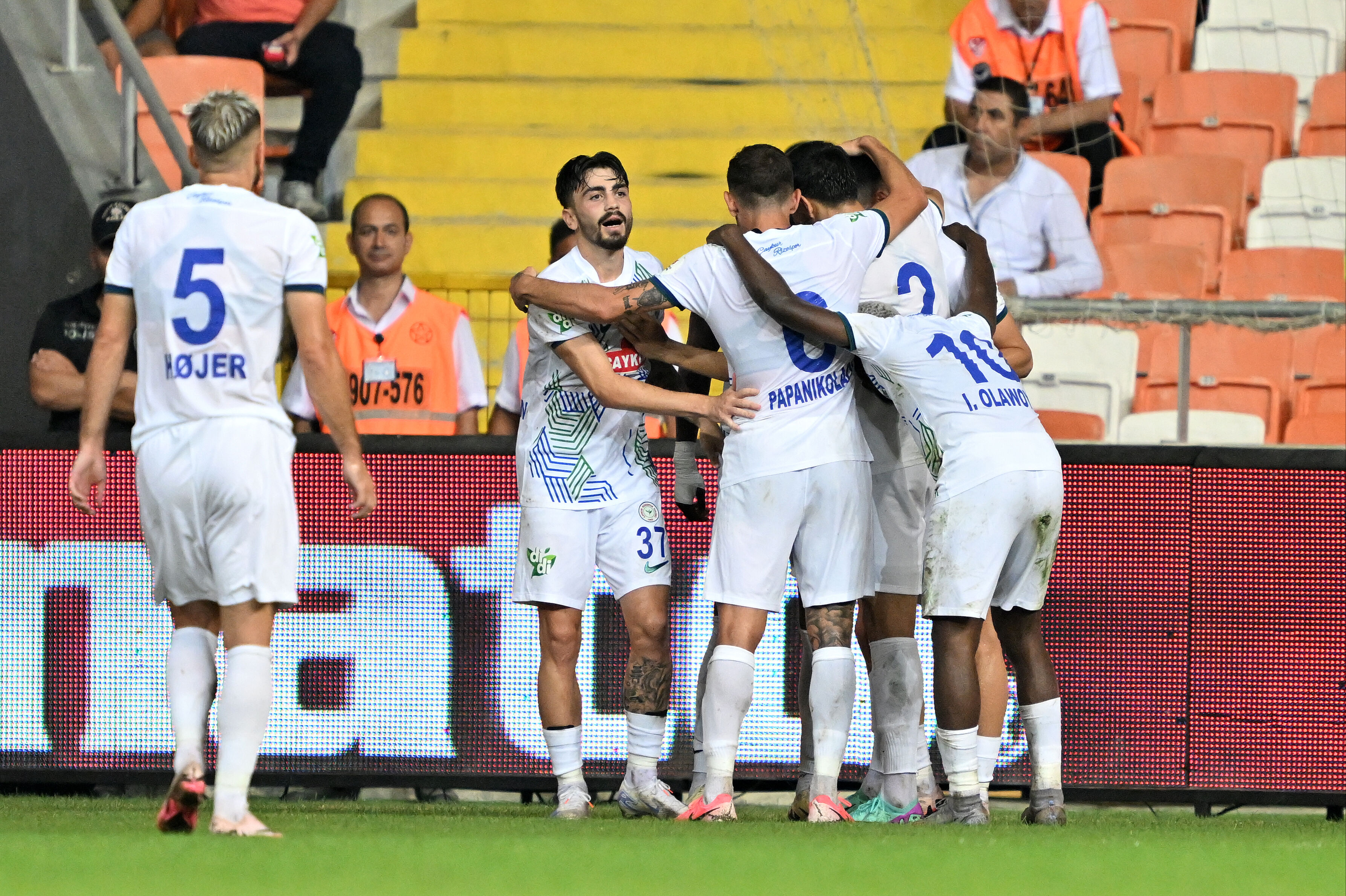 Fenerbahçe'den Rize'de 5 gollü şov! Fred hat-trick yaparak yıldızlaştı Fenerbahçe, zorlu Çaykur Rizespor deplasmanında 3 puan peşinde - 4. Resim