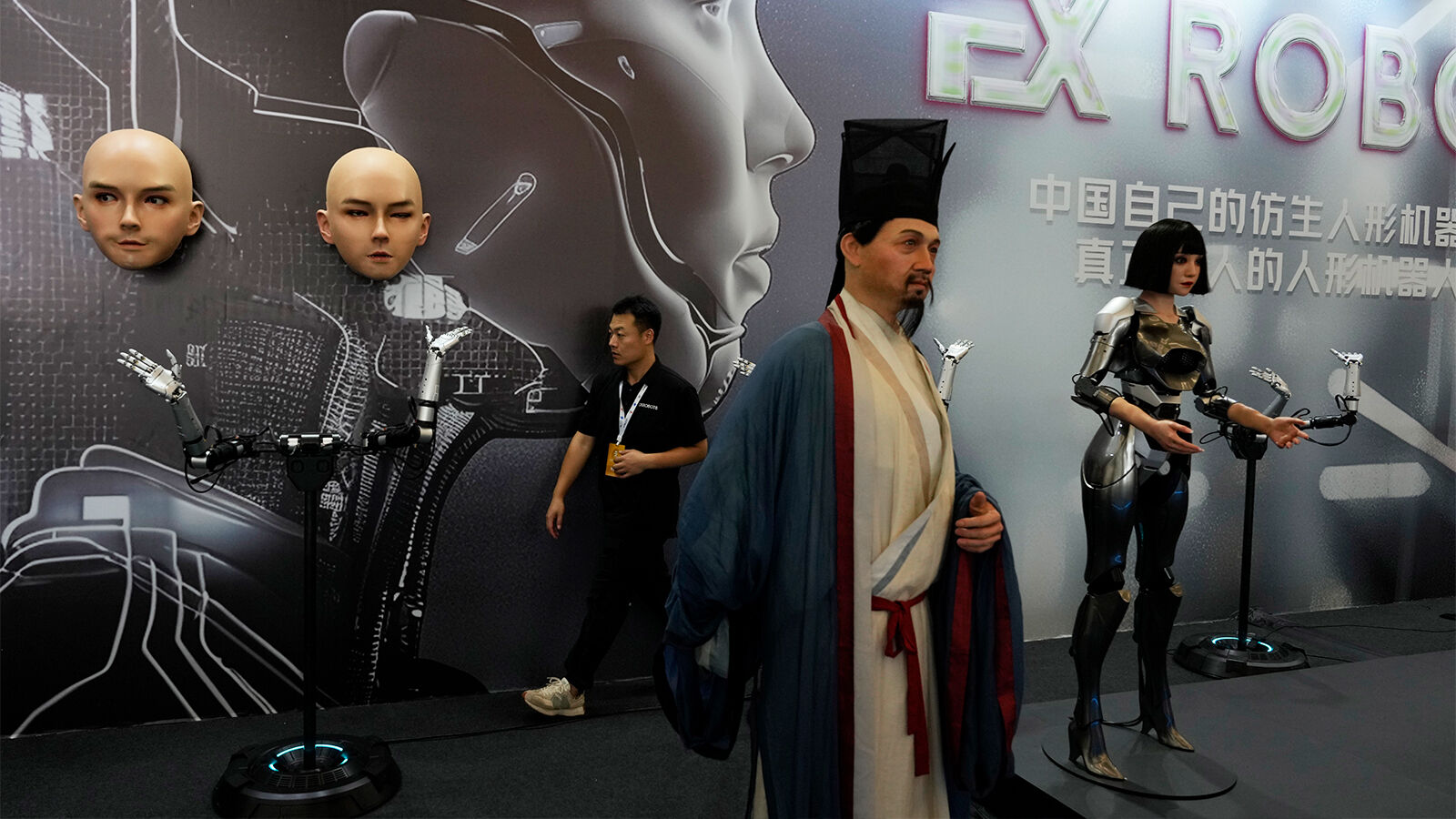 Gerçek kadın robotu sahtesinden ayırt edemediler! 2024 Dünya Robot Konferansı şaşırtıcı görüntülere sahne oldu - 3. Resim