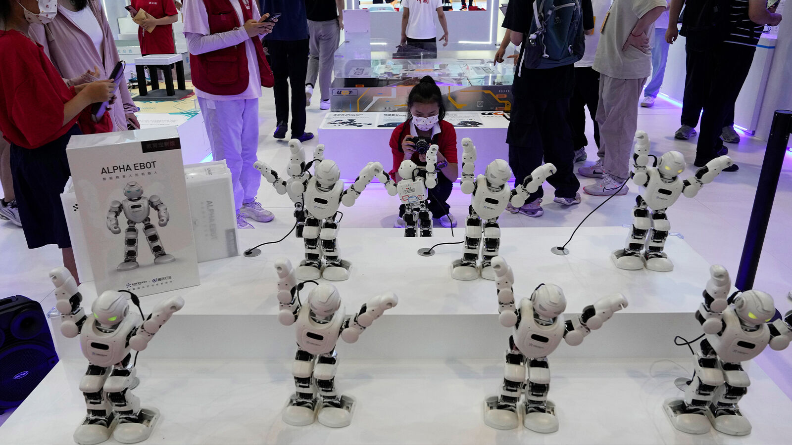 Gerçek kadın robotu sahtesinden ayırt edemediler! 2024 Dünya Robot Konferansı şaşırtıcı görüntülere sahne oldu - 7. Resim