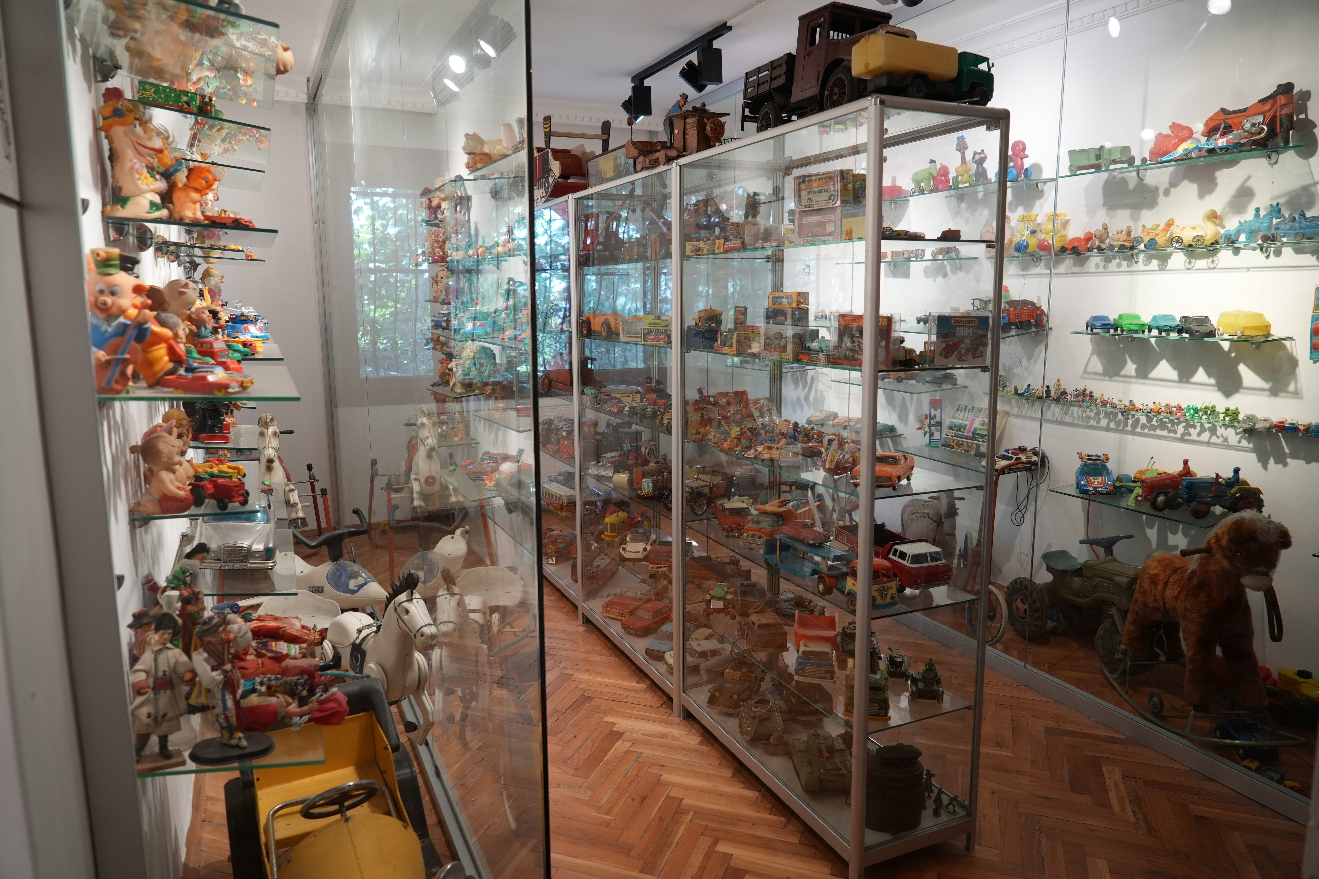 İstanbul'daki nostalji koleksiyonları müzesi 15 bin farklı eşyadan oluşuyor İstanbul'daki nostalji koleksiyonları müzesi 15 bin farklı eşyadan oluşuyor - 3. Resim