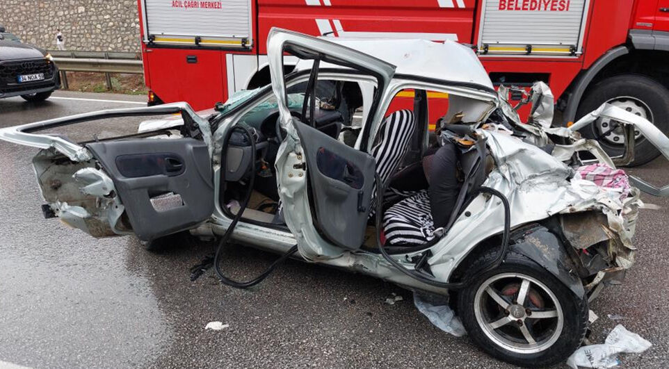 Samsun'da korkunç kaza! 3 ölü, 10 yaralı Samsun'da korkunç kaza! 3 ölü, 10 yaralı - 1. Resim