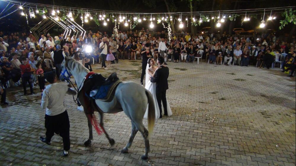 2 yıl önce babasına verdiği sözü unutmadı! Vasiyeti düğün günü gerçekleştirdi 2 yıl önce babasına verdiği sözü unutmadı! Vasiyeti düğün günü gerçekleştirdi - 5. Resim