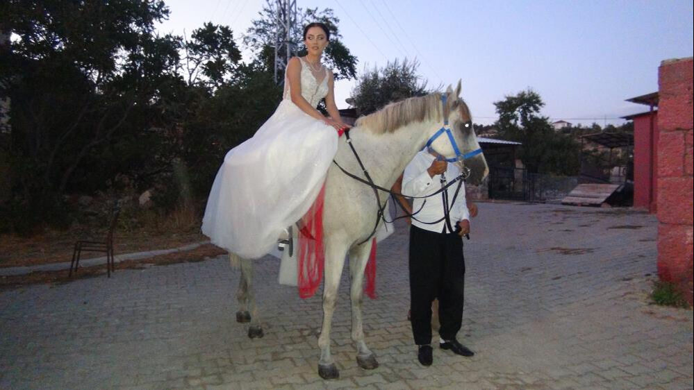 2 yıl önce babasına verdiği sözü unutmadı! Vasiyeti düğün günü gerçekleştirdi 2 yıl önce babasına verdiği sözü unutmadı! Vasiyeti düğün günü gerçekleştirdi - 4. Resim