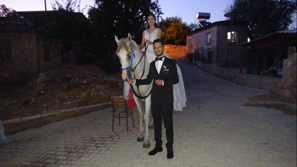 2 yıl önce babasına verdiği sözü unutmadı! Vasiyeti düğün günü gerçekleştirdi 2 yıl önce babasına verdiği sözü unutmadı! Vasiyeti düğün günü gerçekleştirdi - 1. Resim