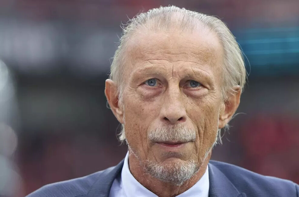 Christoph Daum'un ölümü sonrası Ümit Özat gözyaşlarını tutamadı Christoph Daum'un ölümü sonrası Ümit Özat gözyaşlarını tutamadı - 2. Resim