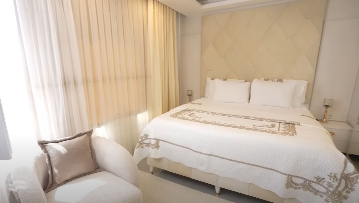 Didem Kınalı 3+1 evinin kapılarını ilk kez açtı! Manzarası dikkat çekti - 4. Resim