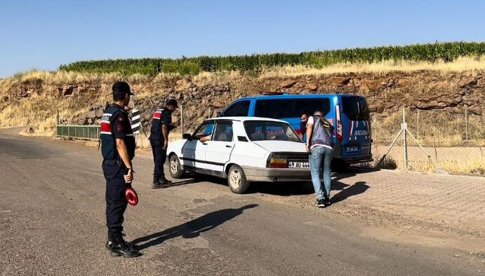 Diyarbakır'da kaybolan Narin Güran'ı arama çalışmaları 6. gününde! 300'den fazla araç didik didik edildi - 7. Resim