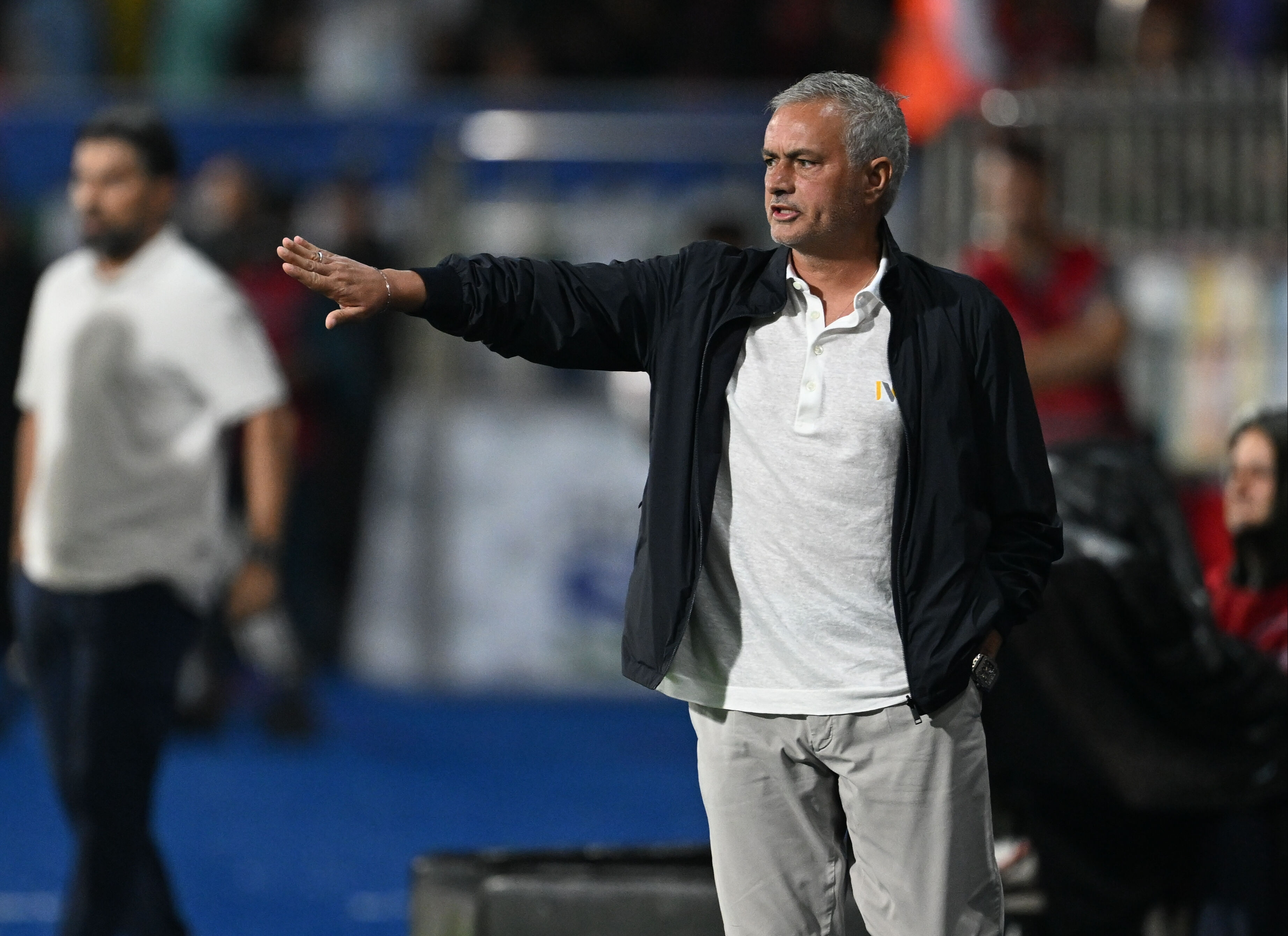 Fenerbahçe'den yediği gollerle gündem olan Gökhan Akkan'ın performansı Jose Mourinho'ya soruldu - 3. Resim