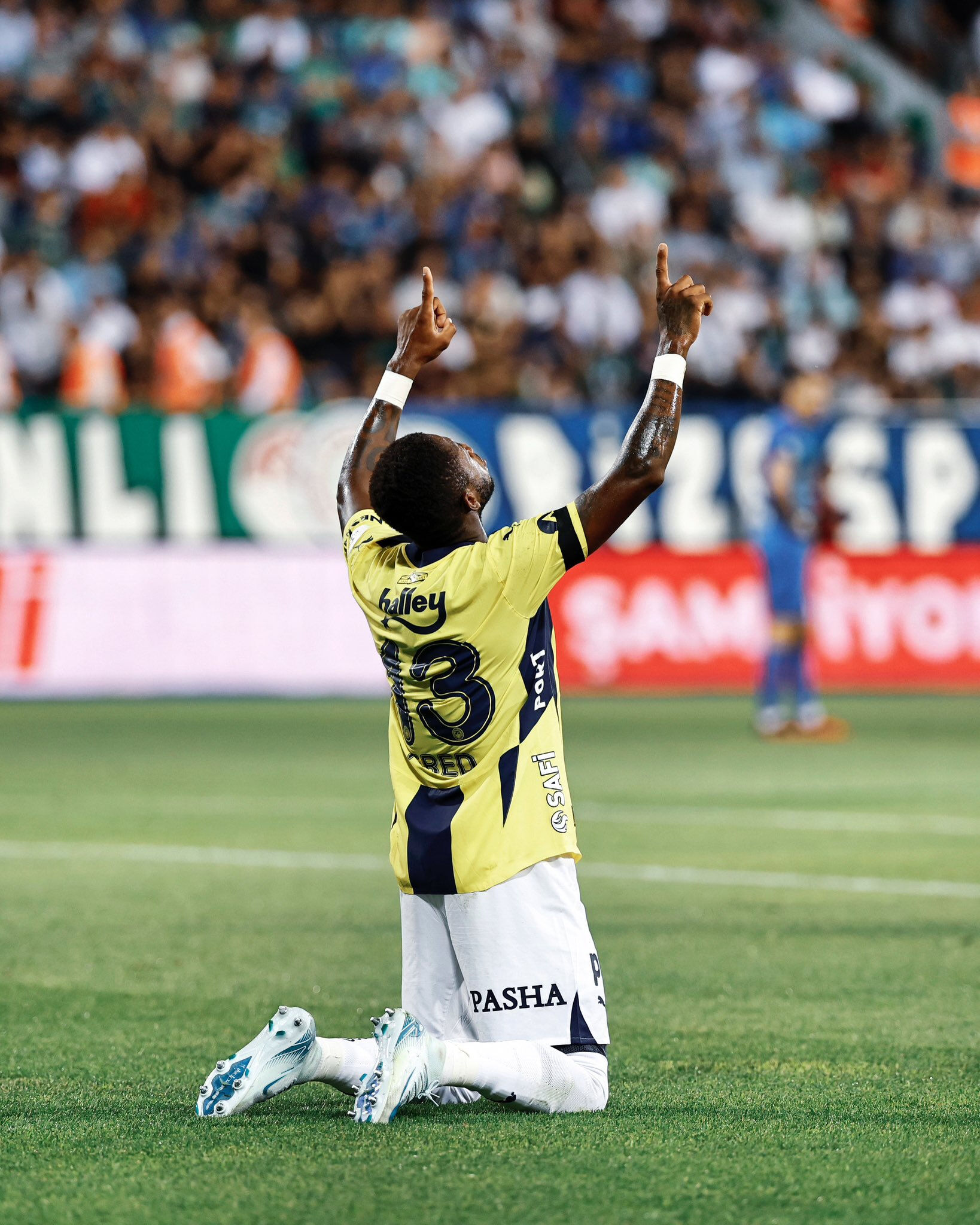 Fenerbahçe'nin yıldızı Fred'den hat-trick değerlendirmesi! Mourinho ile ne konuştu? - 5. Resim