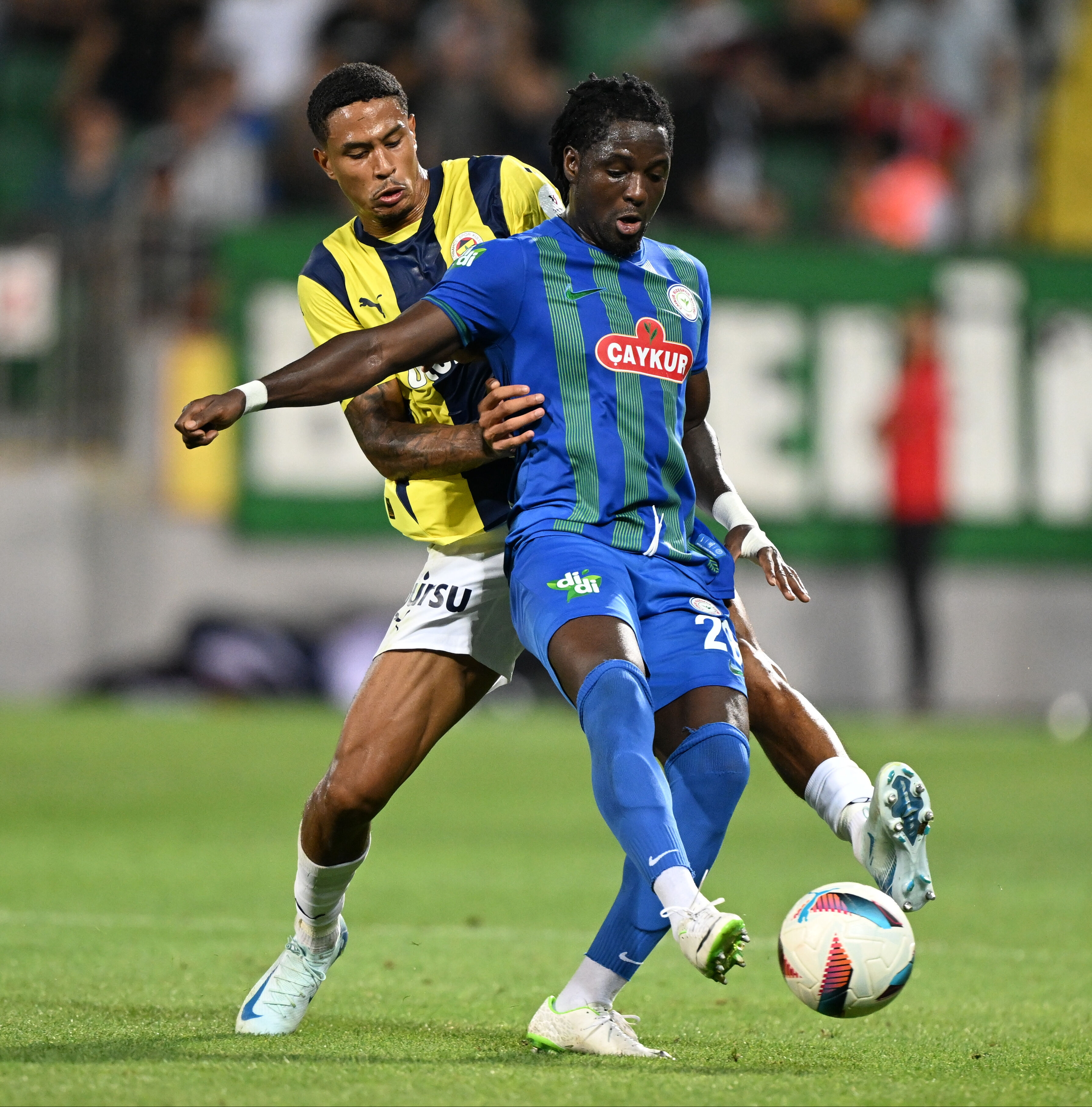 Fred coştu Fener uçtu! Fenerbahçe güçlü Rizespor’u deplasmanda gole boğdu - 1. Resim