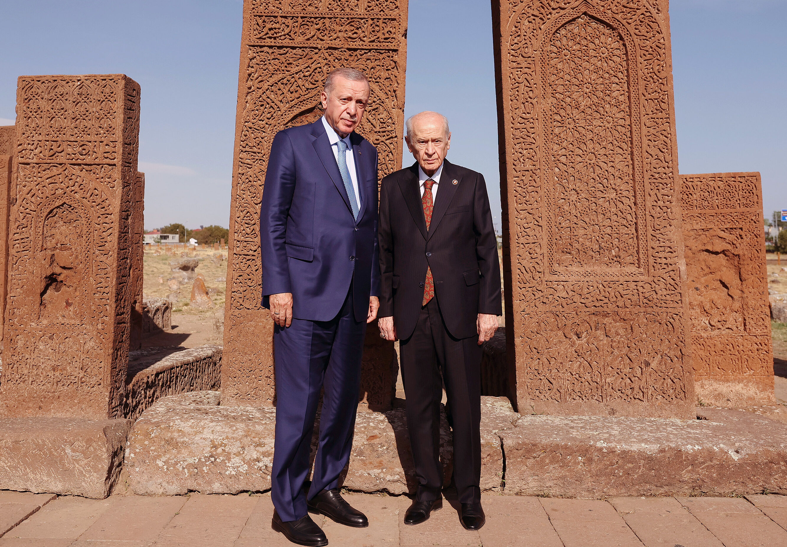 Hediyeler, Erdoğan-Bahçeli görüşmesinin önüne geçti! 76 gülün sırrı çözüldü - 1. Resim