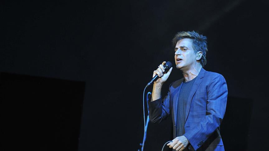 Şarkıcı Teoman'dan dikkat çeken Necip Fazıl itirafı: Projektörler bana çevrilsin diye milleti trolledim Şarkıcı Teoman'dan dikkat çeken Necip Fazıl itirafı: Projektörler bana çevrilsin diye milleti trolledim - 1. Resim