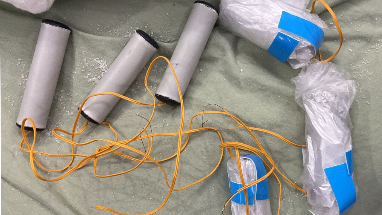 Şişli Rum Ortodoks Mezarlığı'nda 4 kişi kaçak kazı yaparken yakalandı Şişli Rum Ortodoks Mezarlığı'nda 4 kişi kaçak kazı yaparken yakalandı - 1. Resim