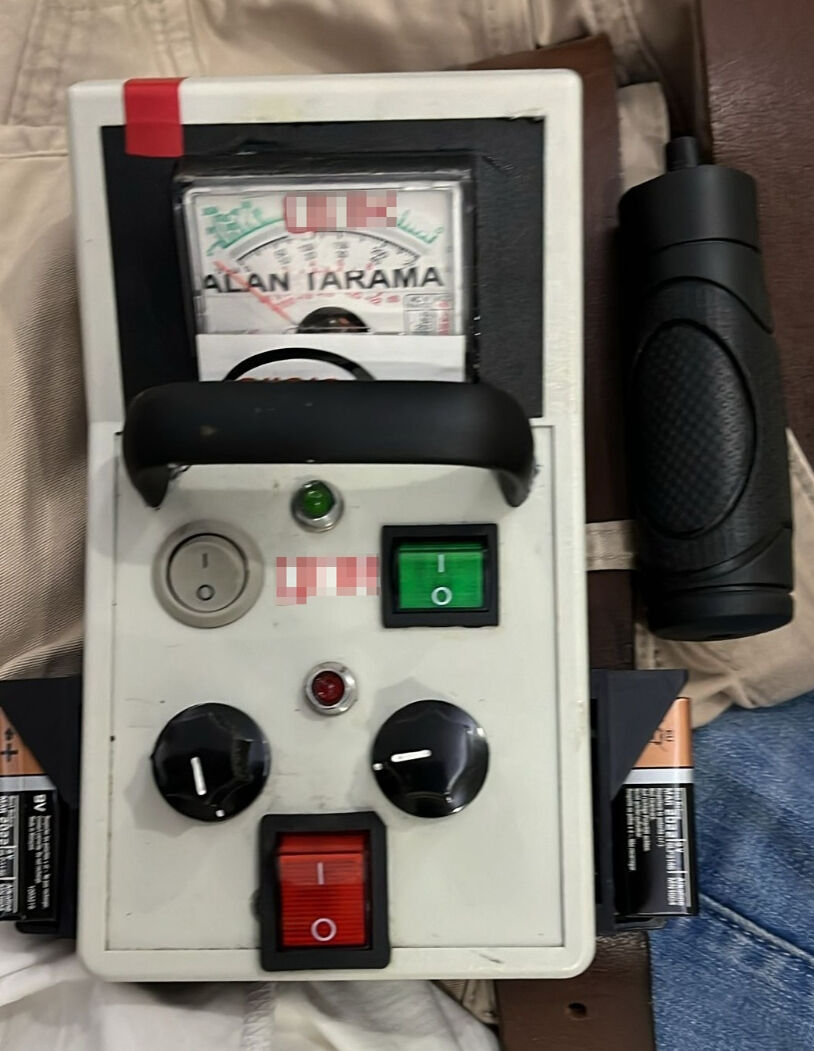 Şişli Rum Ortodoks Mezarlığı'nda 4 kişi kaçak kazı yaparken yakalandı Şişli Rum Ortodoks Mezarlığı'nda 4 kişi kaçak kazı yaparken yakalandı - 3. Resim