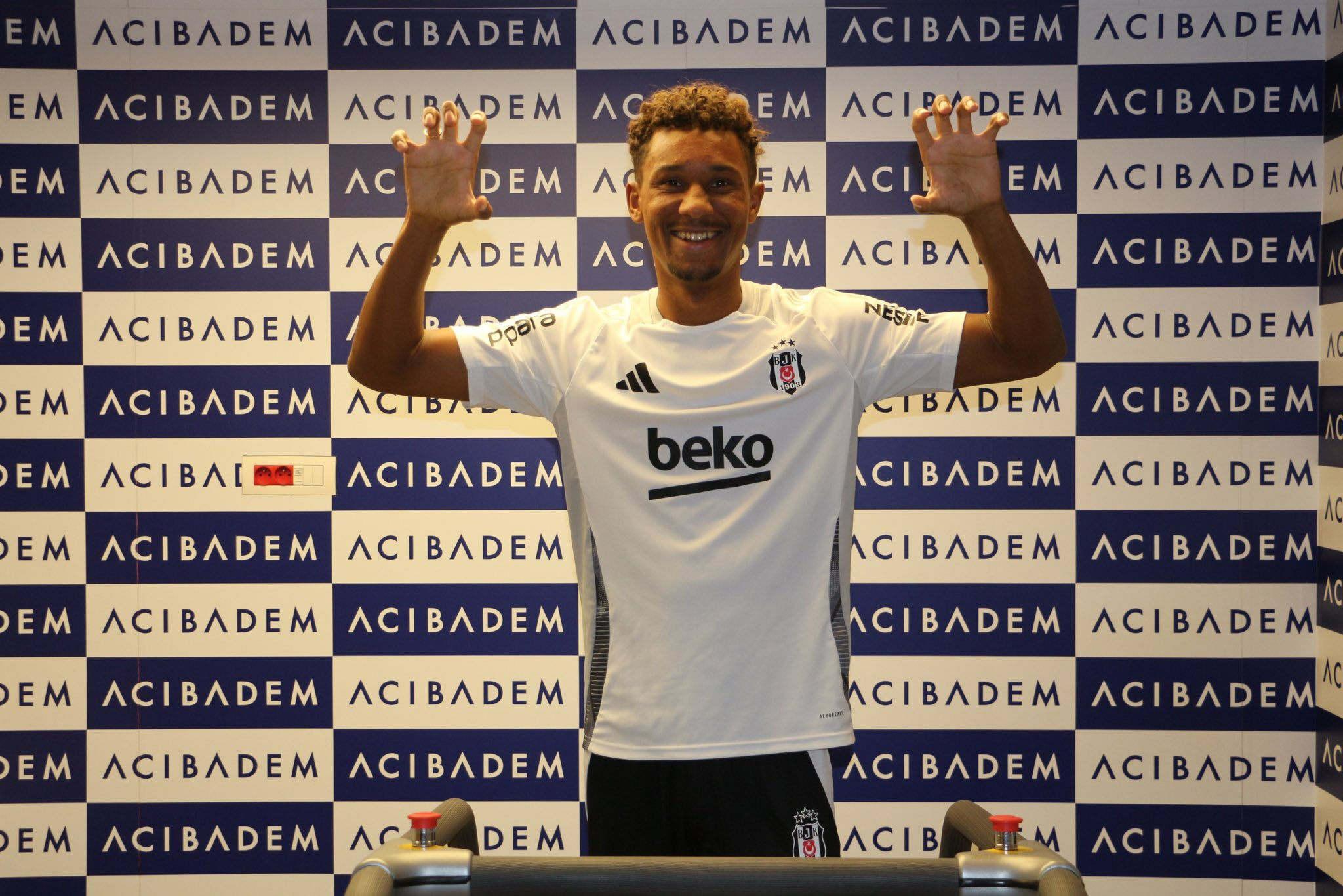 Beşiktaş, Felix Uduokhai transferini duyurdu! Immobile'den özel mesaj Beşiktaş, Felix Uduokhai transferini duyurdu! Immobile'den özel mesaj - 3. Resim