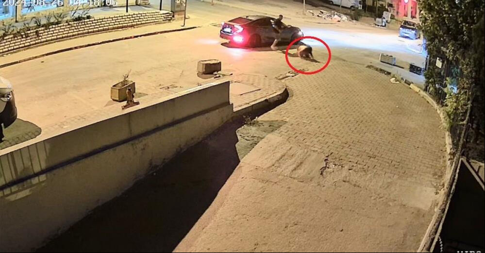Bursa'da sevgilisini sokak ortasında darbeden kişinin görüntüleri güvenlik kamerasında - 3. Resim