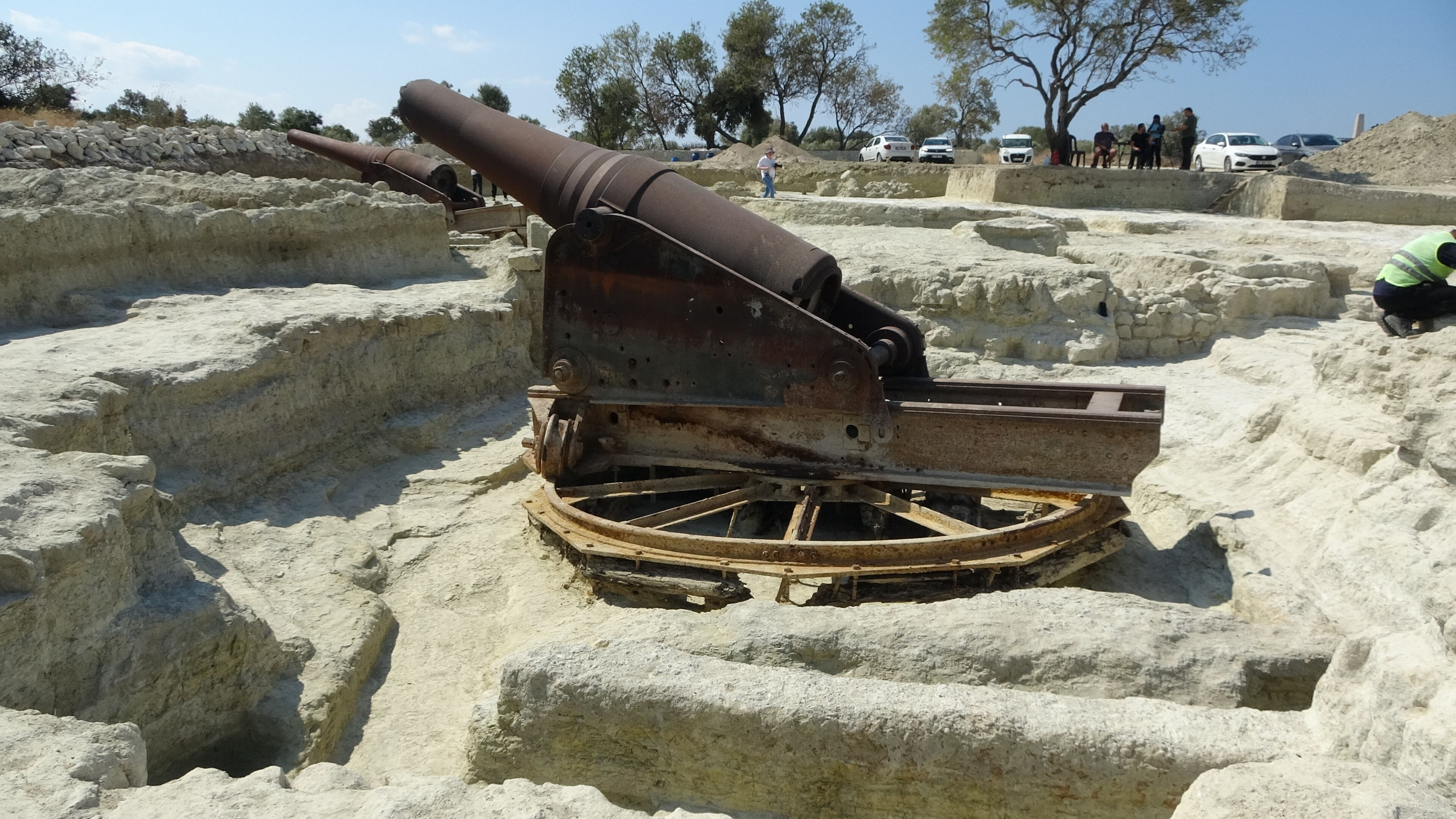 Çanakkale 109 yıllık Osmanlı top mevzileri ortaya çıkarıldı - 1. Resim