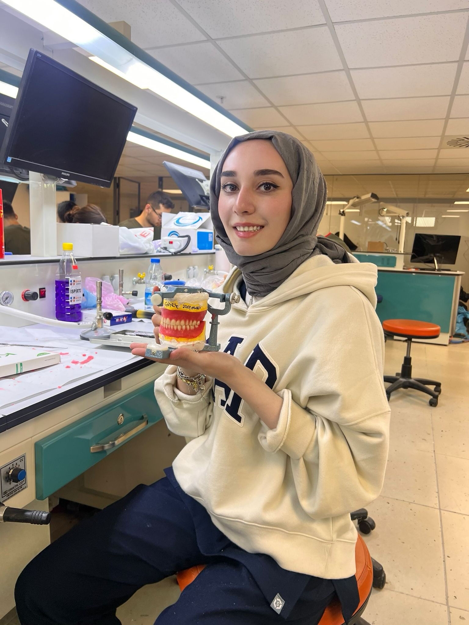 Diş Hekimliği Kongresi'nde 28 Şubat'ı hortlattılar! Baş&ouml;rt&uuml;s&uuml; olduğu i&ccedil;in kabul edilmedi - 4. Resim