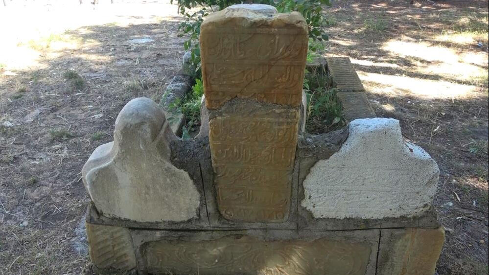 Gören hayret ediyor! Sivas'taki 'tek mezar' sırrını koruyor - 3. Resim