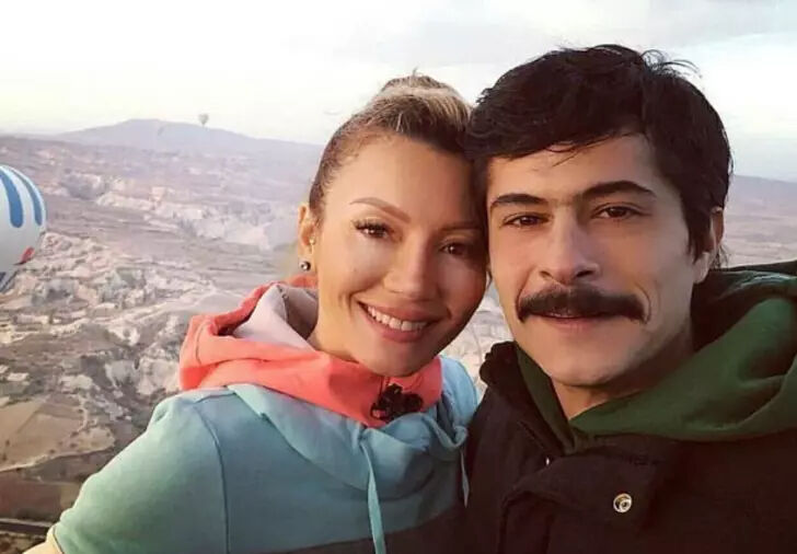 İsmail Hacıoğlu ile Duygu Kumarki tekrardan ayrıldılar! Çareyi hesabı kapatmakta buldu - 1. Resim