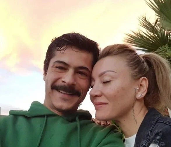 İsmail Hacıoğlu ile Duygu Kumarki tekrardan ayrıldılar! Çareyi hesabı kapatmakta buldu - 2. Resim