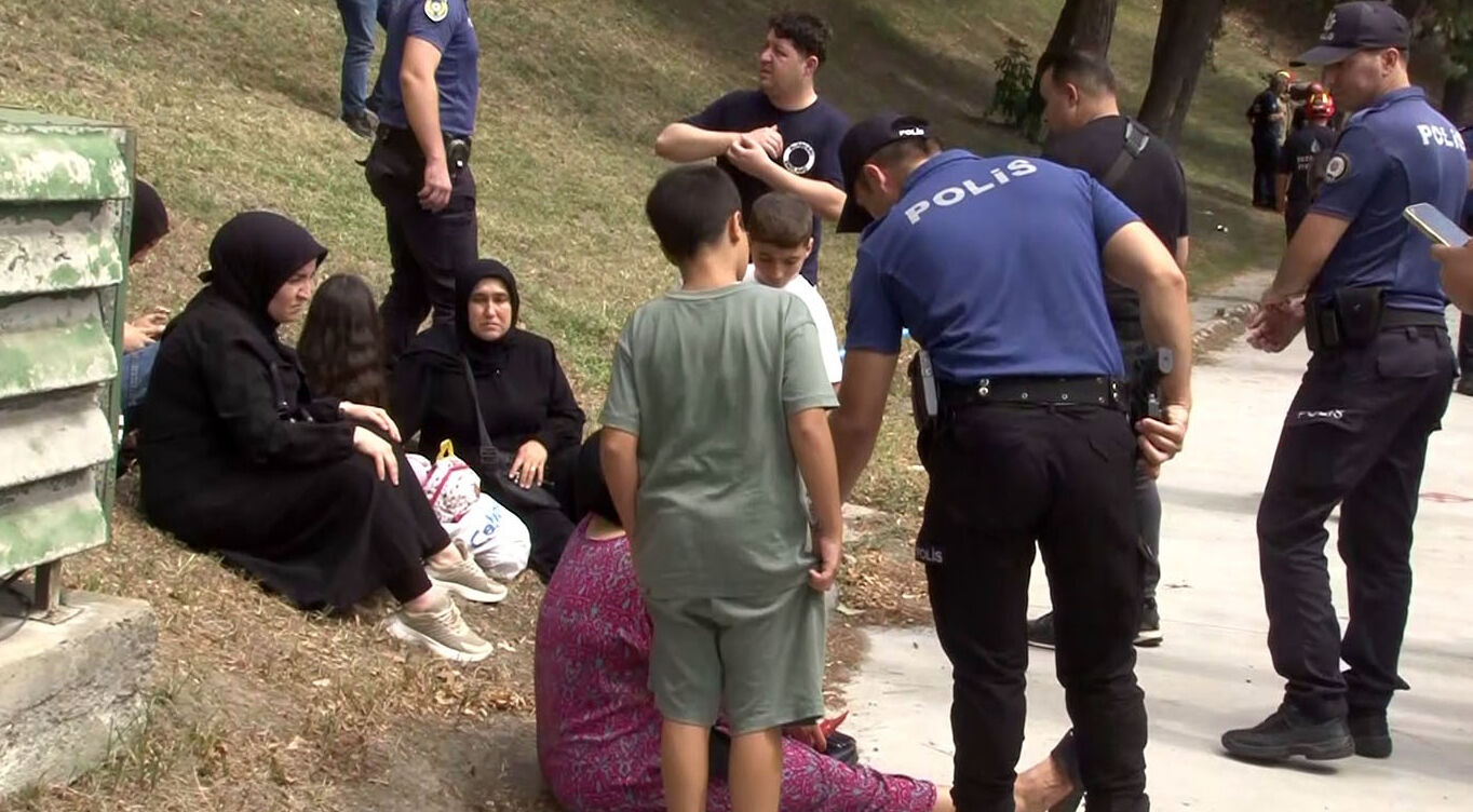 İstanbul'da korkunç kaza! Tır, otobüsün üzerine devrildi İstanbul'da korkunç kaza! Tır, otobüsün üzerine devrildi - 2. Resim