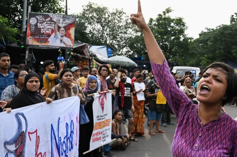 Tecavüz ettikleri doktoru öldürdüler! Ülke yangın yerine döndü - 2. Resim