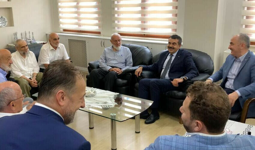 Bakan Tekin'den deprem bölgesi mesajı: Eğitim-öğretimin sorunsuz şekilde başlayabilmesi için tedbirleri aldık Bakan Tekin'den deprem bölgesi mesajı: Eğitim-öğretimin sorunsuz şekilde başlayabilmesi için tedbirleri aldık - 3. Resim