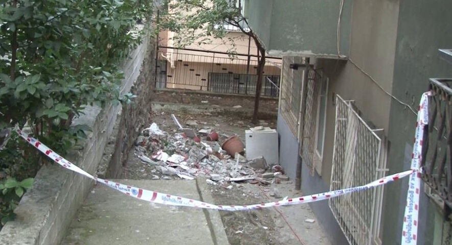 Kartal'da apartmanın balkonu çöktü! Komşular kaçtı o kaldı: İyi ki oldu - 2. Resim