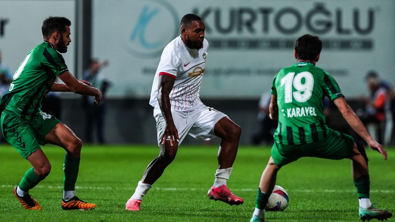 Dev maçta kazanan yok! Sakaryaspor - Amedspor puanları paylaştı Dev maçta kazanan yok! Sakaryaspor - Amedspor puanları paylaştı - 1. Resim